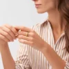 Anello con fascia in acciaio inossidabile color oro Archival Glitz