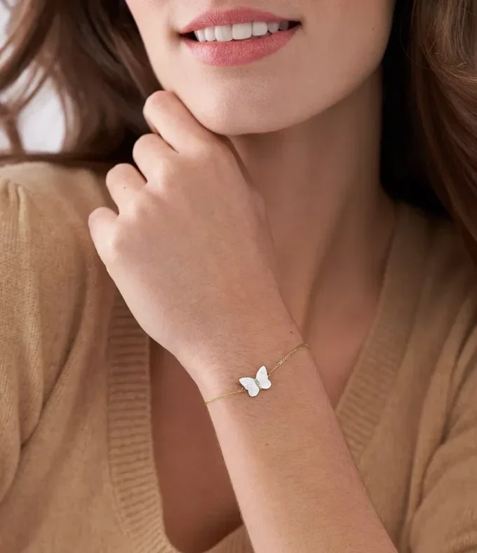 Bracciale con catena e farfalla in madreperla bianca Sutton Radiant Wings