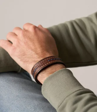 Bracciale Everett con cinturino in pelle marrone con cuciture a vista