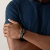 Bracciale in acciaio inossidabile resistente e cinturino in pelle nera