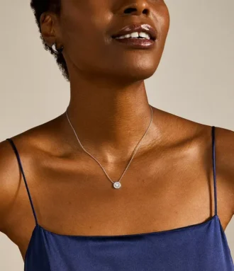 Collana con pendente in argento sterling e madreperla