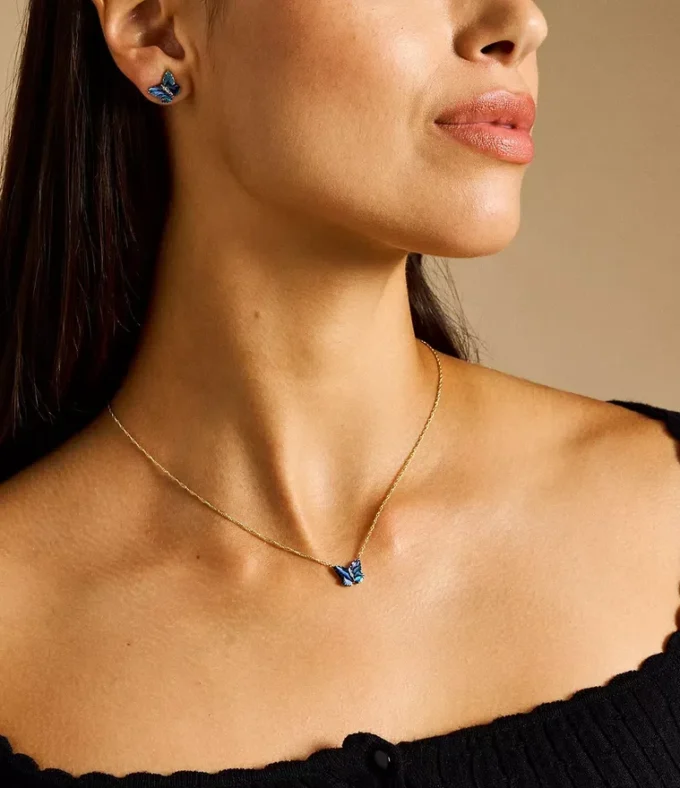 Collana con pendente multicolore a forma di ali di farfalla in abalone Sutton