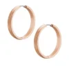 Orecchini a cerchio Harlow in acciaio inossidabile color oro rosa con texture lineare