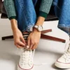 Orologio Gilmore a tre lancette con datario, oro e ceramica bianca
