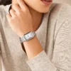 Orologio Raquel in acciaio inossidabile con tre lancette e datario
