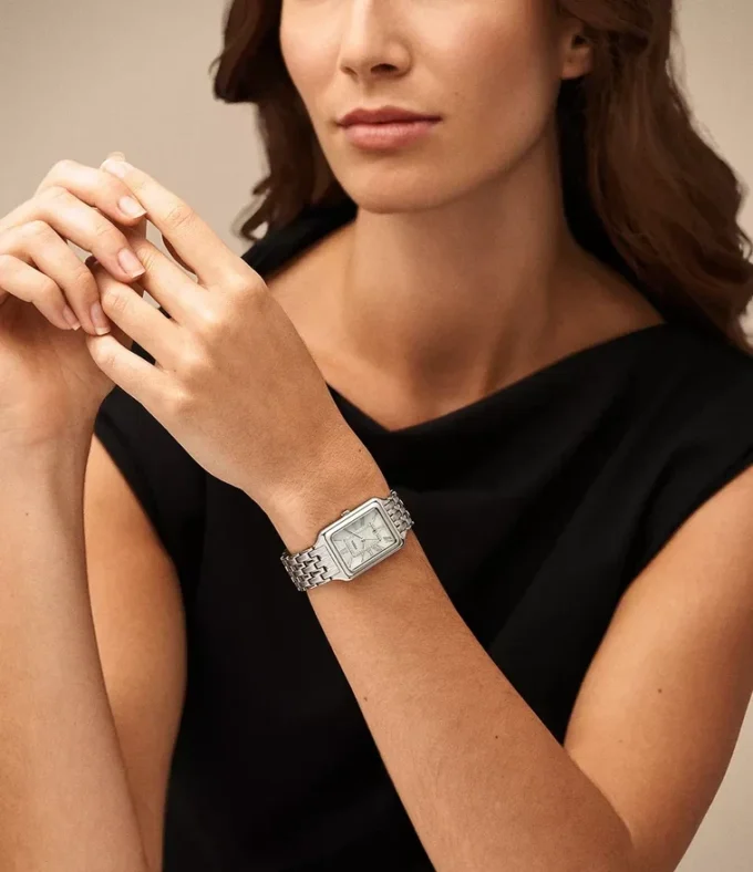 Orologio Raquel in acciaio inossidabile con tre lancette e datario