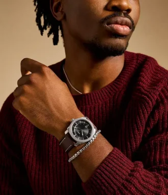 Set orologio e bracciale Machine a tre lancette con data in pelle marrone